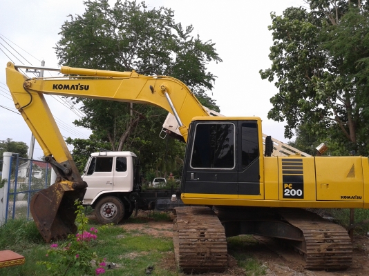 ขายรถแบคโฮ KOMATSU PC200-5 สภาพสวย ระบบไฟฟ้าเต็ม พร้อมใช้งาน ขายรถแบคโฮ KOMATSU PC200-5 สภาพสวย ระบบไฟฟ้าเต็ม พร้อมใช้งาน