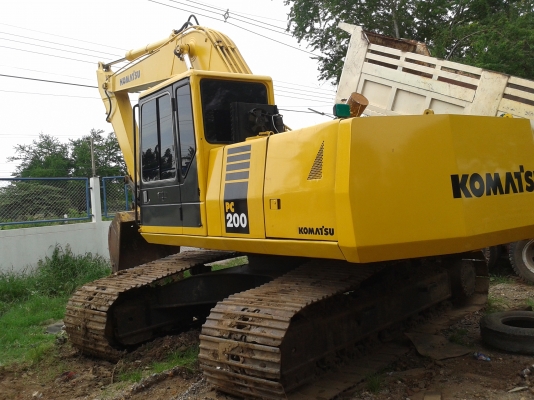 ขายรถแบคโฮ KOMATSU PC200-5 สภาพสวย ระบบไฟฟ้าเต็ม พร้อมใช้งาน ขายรถแบคโฮ KOMATSU PC200-5 สภาพสวย ระบบไฟฟ้าเต็ม พร้อมใช้งาน