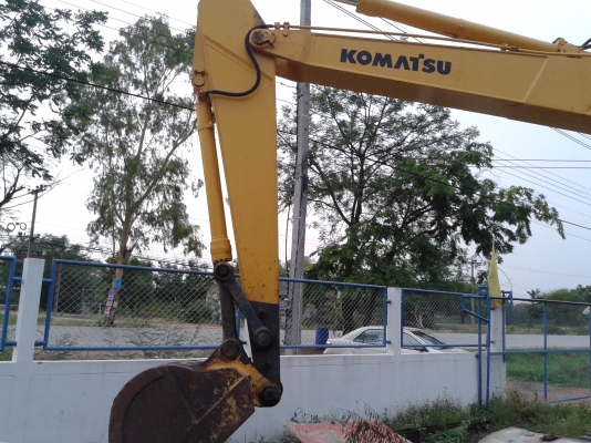 ขายรถแบคโฮ KOMATSU PC200-5 สภาพสวย ระบบไฟฟ้าเต็ม พร้อมใช้งาน ขายรถแบคโฮ KOMATSU PC200-5 สภาพสวย ระบบไฟฟ้าเต็ม พร้อมใช้งาน