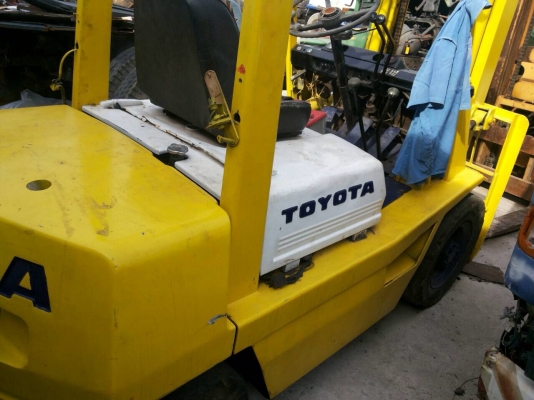 ขายเหมารถโฟลลิฟ2คันขนาด2.5ตันกับ3.5ตันถูกๆ