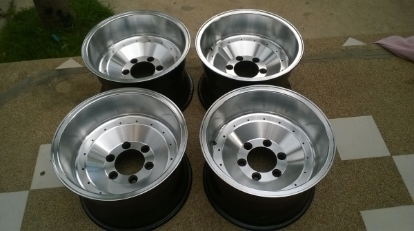 ขายล้อลายตัน 2 ชุด