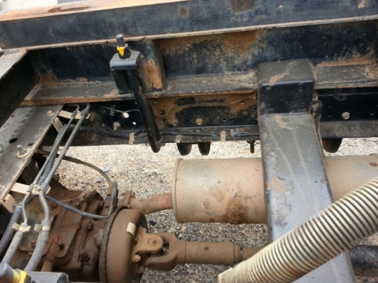 รถอีซุซุ 6 ล้อดั้ม  NKR 100 แรงม้า ปี 49   สนใจติดต่อ 081 - 6079515