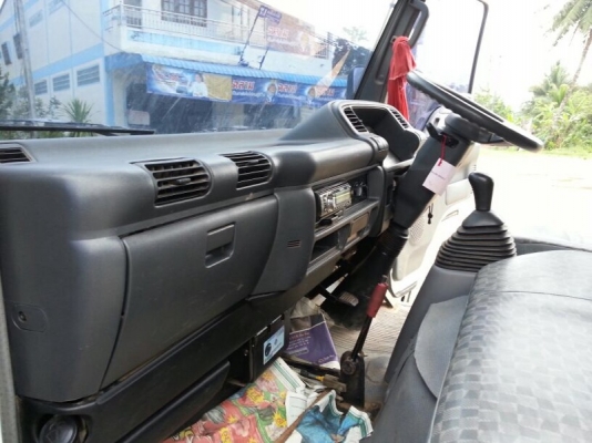 รถอีซุซุ 6 ล้อดั้ม  NKR 100 แรงม้า ปี 49   สนใจติดต่อ 081 - 6079515