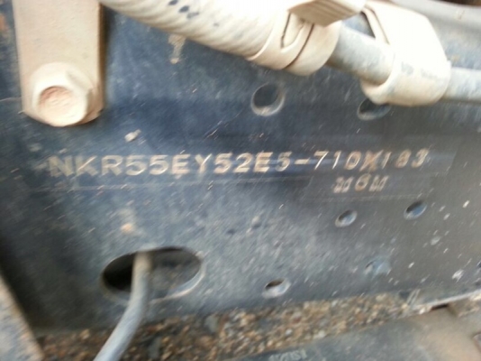 รถอีซุซุ 6 ล้อดั้ม  NKR 100 แรงม้า ปี 49   สนใจติดต่อ 081 - 6079515