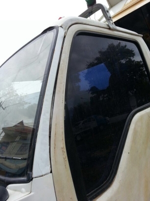 รถอีซุซุ 6 ล้อดั้ม  NKR 100 แรงม้า ปี 49   สนใจติดต่อ 081 - 6079515