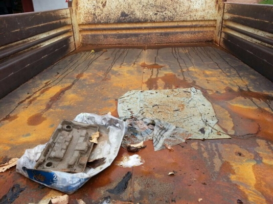 รถอีซุซุ 6 ล้อดั้ม  NKR 100 แรงม้า ปี 49   สนใจติดต่อ 081 - 6079515