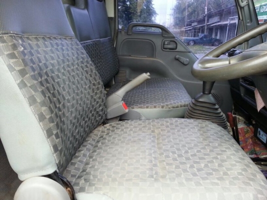 รถอีซุซุ 6 ล้อดั้ม  NKR 100 แรงม้า ปี 49   สนใจติดต่อ 081 - 6079515