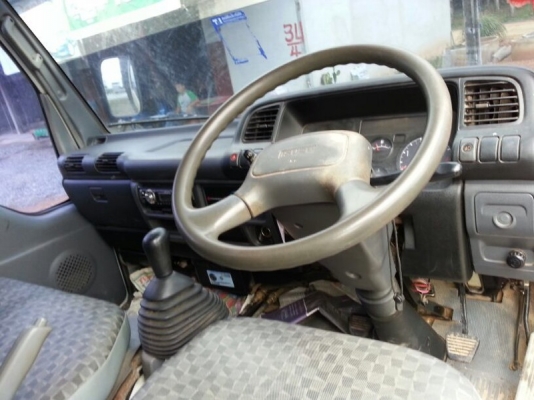 รถอีซุซุ 6 ล้อดั้ม  NKR 100 แรงม้า ปี 49   สนใจติดต่อ 081 - 6079515