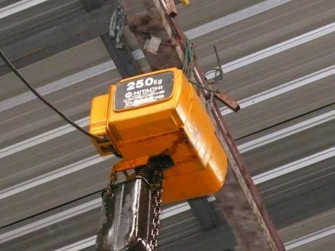 รอกไฟฟ้า 250 กก. ไฟ 3 สาย 380 ยี่ห้อ Hitachi