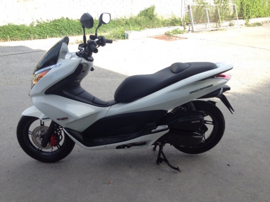 Pcx 150 i ขาย PCX 150 i สี ขาว + ดำ ราคา 52000 บาท