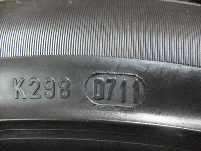 Pirelli 245/45/17 ปี11