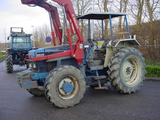 ขายแล้ว  ชุดตักหน้ารถไถฟอร์ด NH40/TS ตรงรุ่น ยี่ห้อMAILLEUX  MX40-70 สภาพสวย ส่งที่อู่ช่างกีแล้ว ขอบคุณโก๊เกียรติ มากครับ