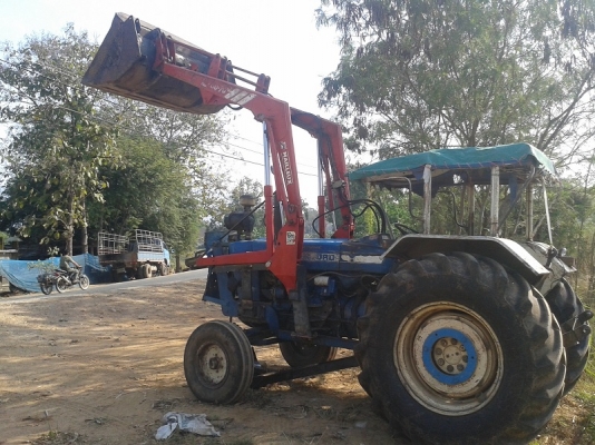 ขายแล้ว  ชุดตักหน้ารถไถฟอร์ด NH40/TS ตรงรุ่น ยี่ห้อMAILLEUX  MX40-70 สภาพสวย ส่งที่อู่ช่างกีแล้ว ขอบคุณโก๊เกียรติ มากครับ