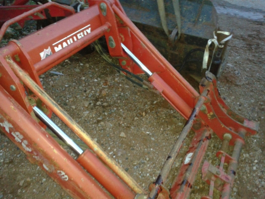 ขายแล้ว  ชุดตักหน้ารถไถฟอร์ด NH40/TS ตรงรุ่น ยี่ห้อMAILLEUX  MX40-70 สภาพสวย ส่งที่อู่ช่างกีแล้ว ขอบคุณโก๊เกียรติ มากครับ