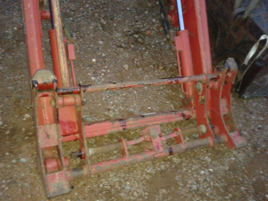 ขายแล้ว  ชุดตักหน้ารถไถฟอร์ด NH40/TS ตรงรุ่น ยี่ห้อMAILLEUX  MX40-70 สภาพสวย ส่งที่อู่ช่างกีแล้ว ขอบคุณโก๊เกียรติ มากครับ