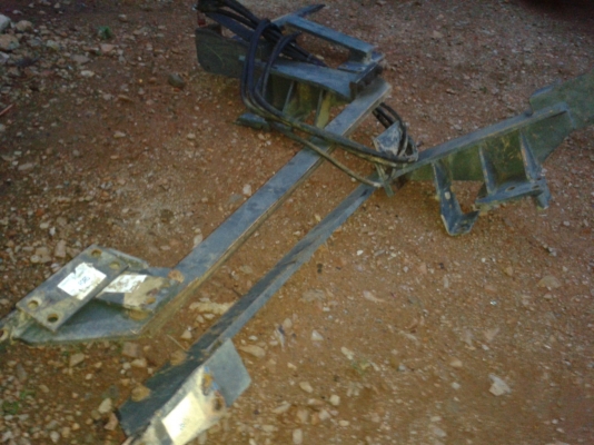 ขายแล้ว  ชุดตักหน้ารถไถฟอร์ด NH40/TS ตรงรุ่น ยี่ห้อMAILLEUX  MX40-70 สภาพสวย ส่งที่อู่ช่างกีแล้ว ขอบคุณโก๊เกียรติ มากครับ