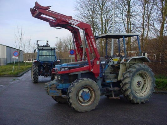 ขายแล้ว  ชุดตักหน้ารถไถฟอร์ด NH40/TS ตรงรุ่น ยี่ห้อMAILLEUX  MX40-70 สภาพสวย ส่งที่อู่ช่างกีแล้ว ขอบคุณโก๊เกียรติ มากครับ