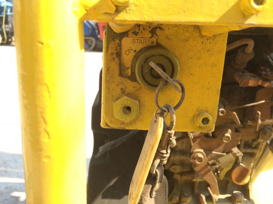 เครื่องตบดิน!!!! รหัสสินค้า : 14001657  ยี่ห้อ : SAKAI รุ่น : DVH30