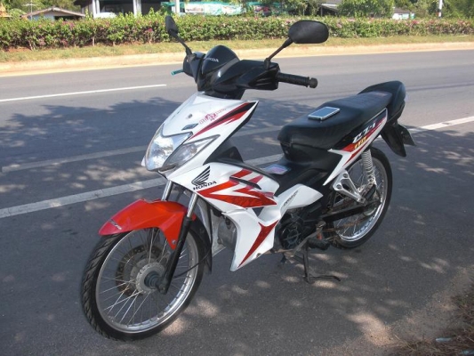 Honda czi 110cc. white red ปี51