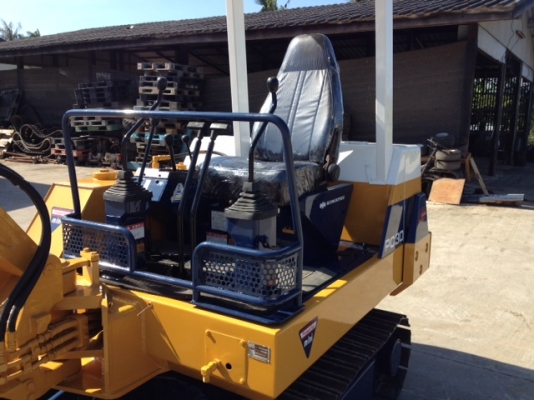รถขุด แบคโฮล KOMATSU PC30-6 ทำสีใหม่ นำเข้า มือสองจากญี่ปุ่นแท้ๆ