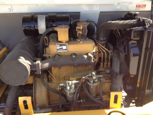 รถขุด แบคโฮล KOMATSU PC30-6 ทำสีใหม่ นำเข้า มือสองจากญี่ปุ่นแท้ๆ