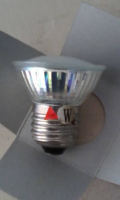 หลอดไฟฟ้า LED 18 ดวง  ราคา 40 บาท