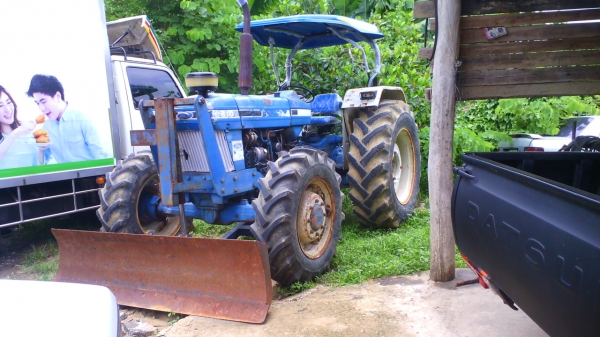 รถไถ FORD 6610 4WD รถสวย สภาพเดิม ๆ อุปกรณ์แถมฟรีมี ใบดันหน้า และ ผานสาม 3 CMT มีเอกสารอินวอยล์