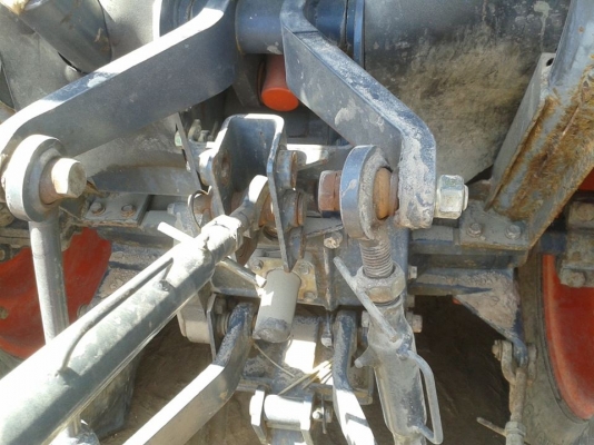 รถไถ่krt140plusรถสวยพร้อมใช้อุปกรณ์ประกอบด้วย ดันหน้า พาล3ล้อเหล็ก คราด ตัวลากพ่วง