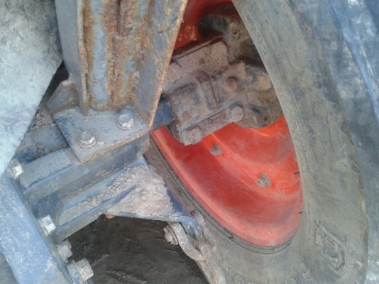 รถไถ่krt140plusรถสวยพร้อมใช้อุปกรณ์ประกอบด้วย ดันหน้า พาล3ล้อเหล็ก คราด ตัวลากพ่วง