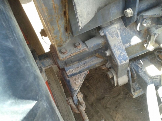 รถไถ่krt140plusรถสวยพร้อมใช้อุปกรณ์ประกอบด้วย ดันหน้า พาล3ล้อเหล็ก คราด ตัวลากพ่วง