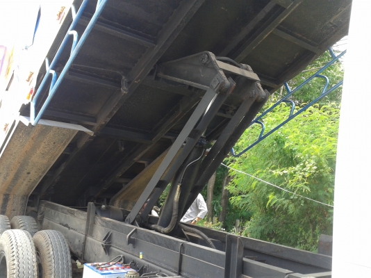 ขายรถ 10 ล้อ ISUZU เดก้า 195 ดั้ม 1 เพลา ( จัดไฟแนนได้ 750000 บาท )