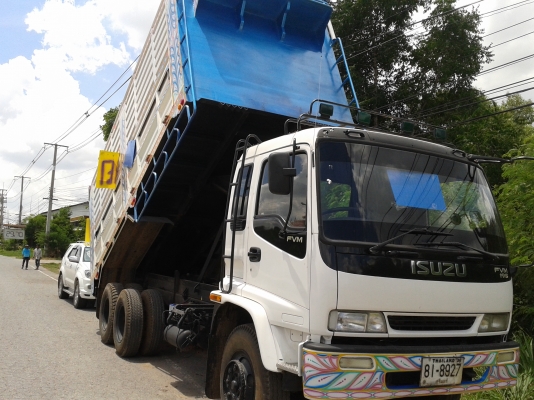 ขายรถ 10 ล้อ ISUZU เดก้า 195 ดั้ม 1 เพลา ( จัดไฟแนนได้ 750000 บาท )