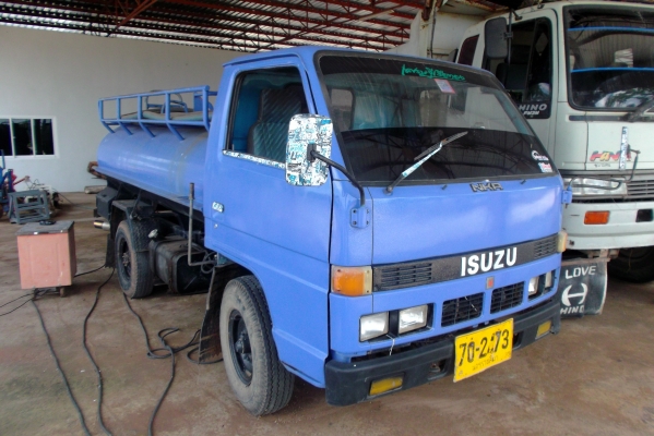 ขายด่วนรถ4ล้อเครือง88แรงม้ารถสูบส้วมสภาพพร้อมใช้งาน