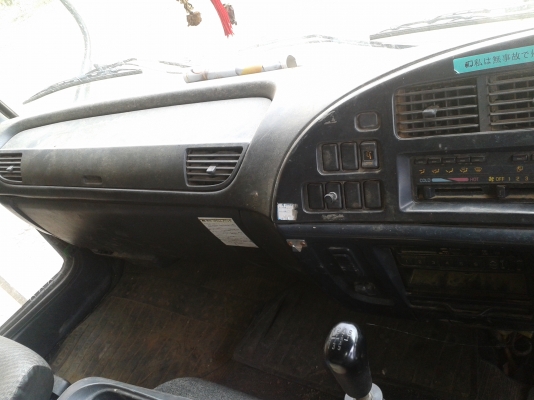 ขายรถสิบล้อUD260แรงเทนเลอร์ลากแบคโฮPC200วางหัวเดก้า