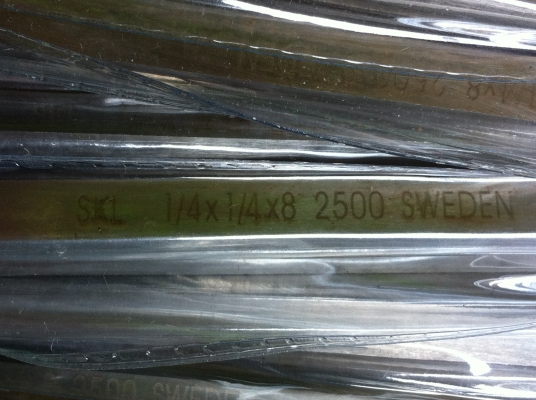 มีดกลึงเกรดความแข็ง 2500  ขนาด 1/4 * 1/4 * 8 ของสวีเดน และมีอีกหลายความหนาและหลายรุ่น