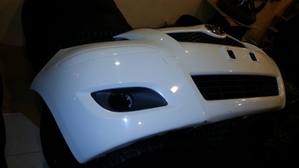 กันชนหน้ายาริส แท้ถอดสี่ขาวพร้อมใช้งาน