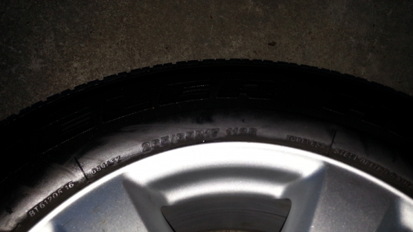 เศษล้อ ออลนิวดีแม็ค ขอบ17พร้อมยางเอาไว้ทำล้ออะไหล่