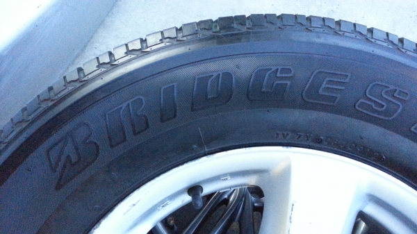 เศษล้อ ออลนิวดีแม็ค ขอบ17พร้อมยางเอาไว้ทำล้ออะไหล่