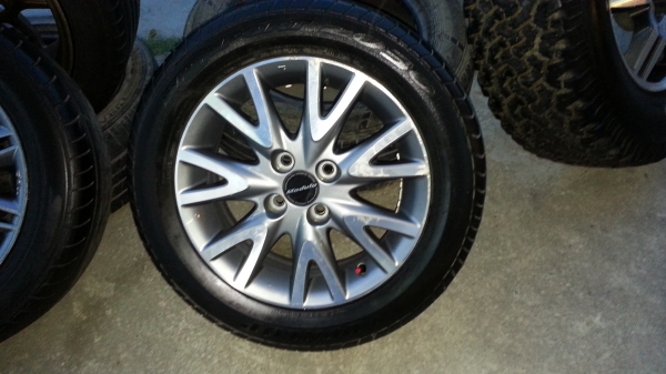 เศษล้อหยดน้ำขอบ15 ติดยาง BF เอาไปทำเป็นยางอะไหล่ ขาย 1900 บาท