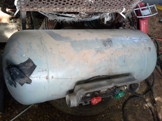 ขายถังแก๊สรถยนต์ไม่แน่ใจปริมาณมากะรถเก๋งมิตซูแชมป์ สภาพดี ขายถูก