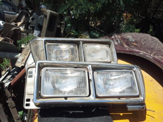 ขายชุดไฟหน้าหลังแท้ โตโยต้าrt132สภาพสวยๆหายาก