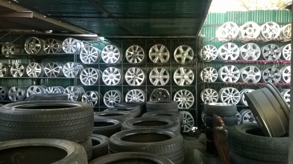 ล้อขอบ16พร้อมยาง285 75 16ชุดละ16500 ล้อขอบ16พร้อมยาง285 75 16ชุดละ16500