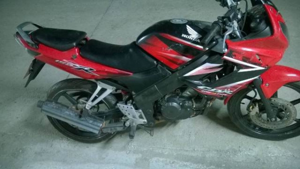 ขาย CBR 150 ปี53 ทะเบียนพร้อมโอน ขาย CBR 150 ปี53 ทะเบียนพร้อมโอน