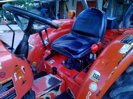 ขายแทรกเตอร์คูโบต้า L3608 4WD  มีใบมีดดันดินพร้อมผาล5*22พร้อมใช้งานครับ