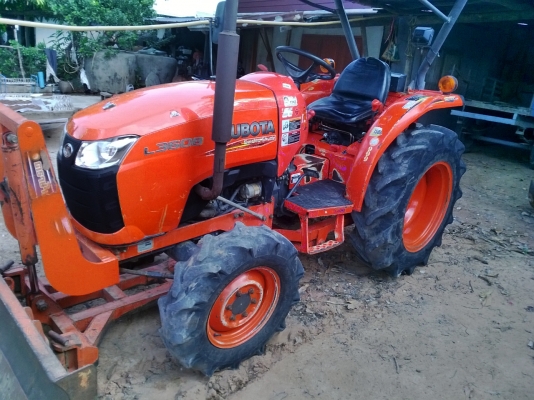 ขายแทรกเตอร์คูโบต้า L3608 4WD  มีใบมีดดันดินพร้อมผาล5*22พร้อมใช้งานครับ