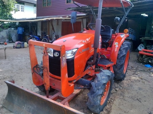 ขายแทรกเตอร์คูโบต้า L3608 4WD  มีใบมีดดันดินพร้อมผาล5*22พร้อมใช้งานครับ