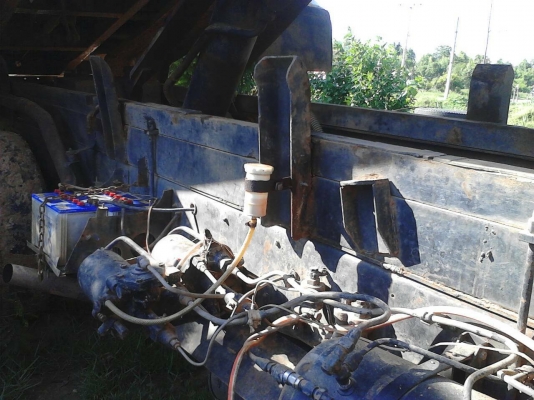 **840,000 บ.ต่อรอง**ขาย10ล้อ2เพลาดั้ม HINO FM227LD (SUMO) 220HP ปี33 เครื่องเดิมเกียร์เดิม EM100 220แรง เกียร์เดิม เครื่องแน่นๆ แรงดี เกียร์ไม่หลุด สโลวเดิม ช่วงล่าง2เพลาเดิม คัสซีสวยเดิมไม่ปะไม่ดาม กระบะดั้มเหล็กสภาพดี พื้นดีข้างดี ดั้มดี ไม่ยุบ หัวเก๋งด