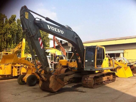 ขายด่วนรถขุดVOLVO EC210BLC เล่มทะเบียน ขายตามสภาพ เจ้าของขายเอง