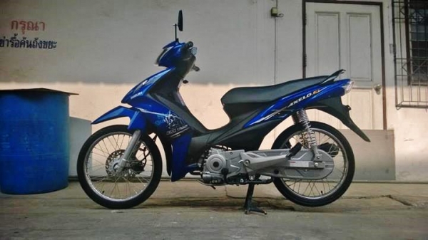 Axelo รถเกือบปี 2013 วิ่งน้อย สวยไม่ล้มไม่ชน ขายถูกๆ .ต่อรองได้จ้า.