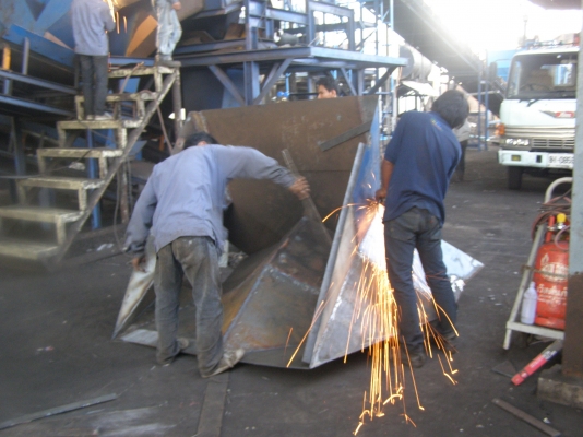 รับสร้างเครื่องจักรกล และ รับออกแบบเครื่องจักรกล ชนิดพิเศษ ตามสั่งทุกชนิด ติดต่อ หจก.อนุวงค์ เอ็นจิเนียริ่ง 083-9752712